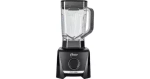 Melhor liquidificador custo-benefício: Oster OLIQ610 1400W com jarra de 3,2L